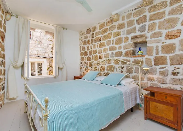 Peti Apartment